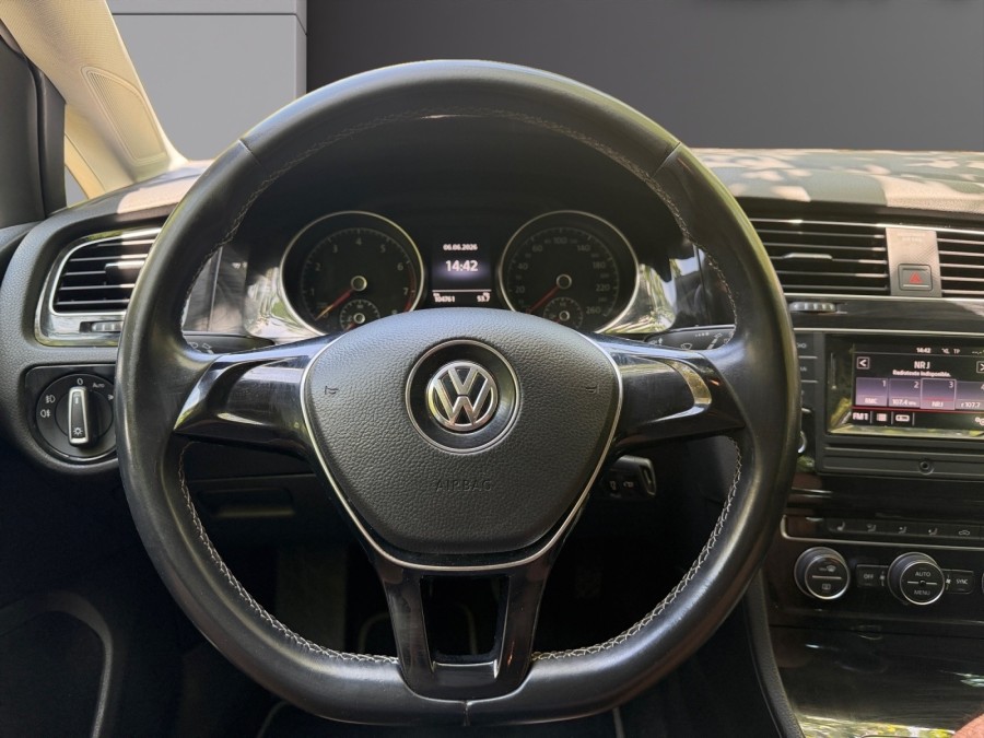 VOLKSWAGEN d'occasion GOLF VII CUP 1.2 TSI 110 de 2014 Salon de