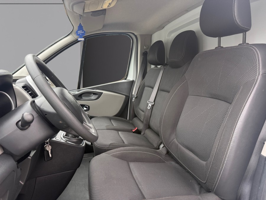 RENAULT d'occasion TRAFIC III FOURGON L1H1 1.6 DCI 140 GRAND CONFORT