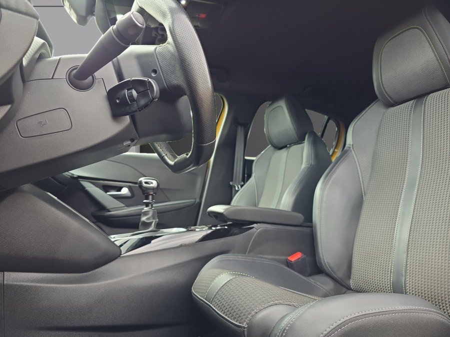 PEUGEOT d'occasion 208 II PEUGEOT 208 II HDI 100 CH GT de 2022 Vichy