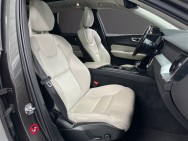 VOLVO d'occasion XC60 II D5 AWD MOMENTUM GEARTRONIC de 2017 Lorient