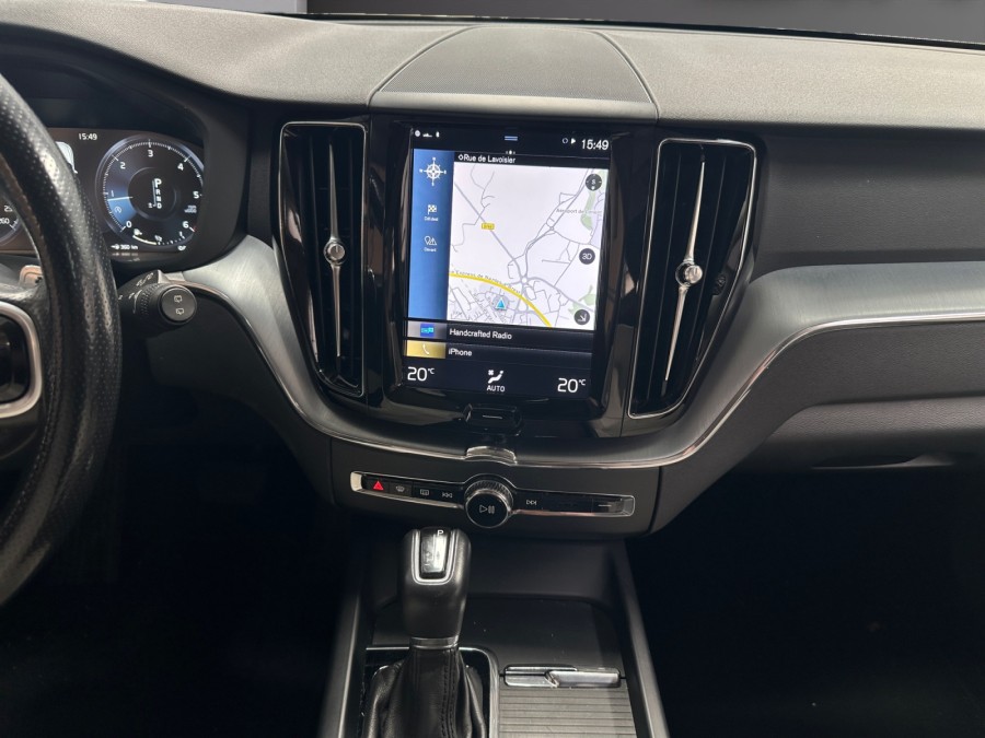 VOLVO d'occasion XC60 II D5 AWD MOMENTUM GEARTRONIC de 2017 Lorient