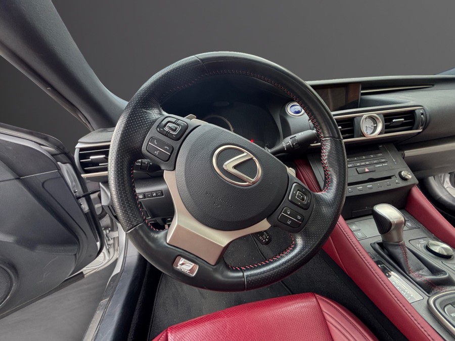 LEXUS d'occasion RC 300H F SPORT de 2016 Genevois (74)﻿