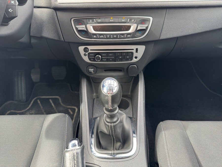 RENAULT d'occasion MEGANE 1.5 DCI 110 INTENS de 2015 Orleans (45)﻿