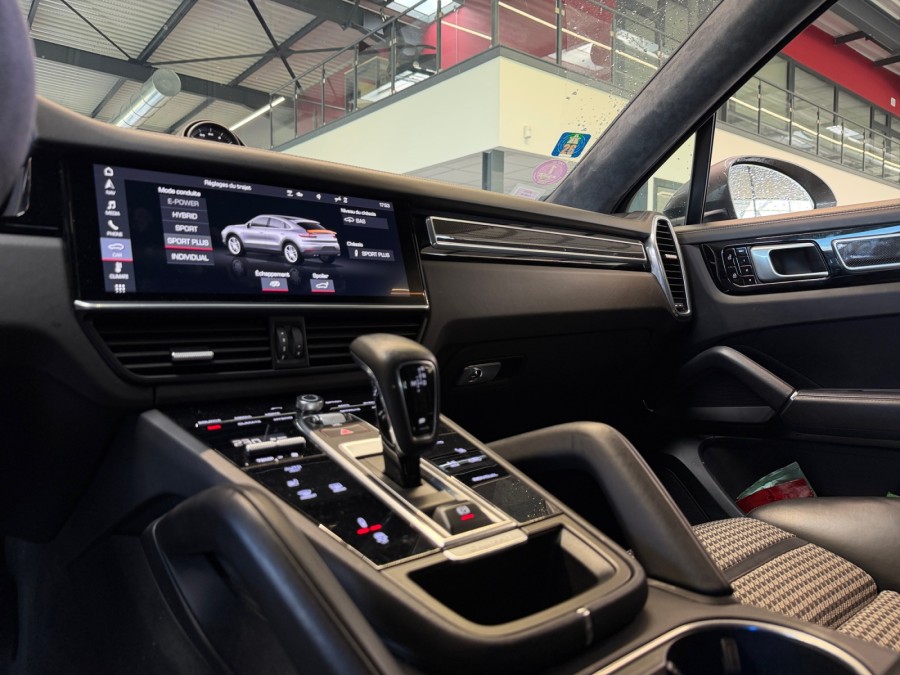 PORSCHE d'occasion CAYENNE COUPE 3.0 V6 E-HYBRID COUPE PLATINIUM