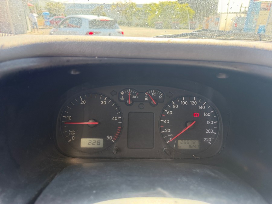 VOLKSWAGEN d'occasion TRANSPORTER TRANSPORT 2.5 TD de 2003 Salon de