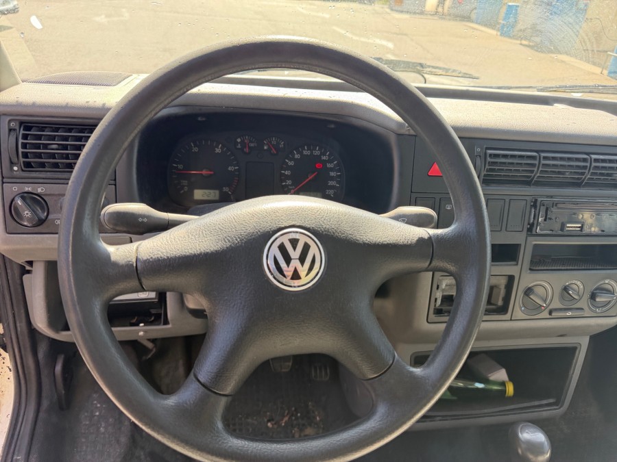 VOLKSWAGEN d'occasion TRANSPORTER TRANSPORT 2.5 TD de 2003 Salon de