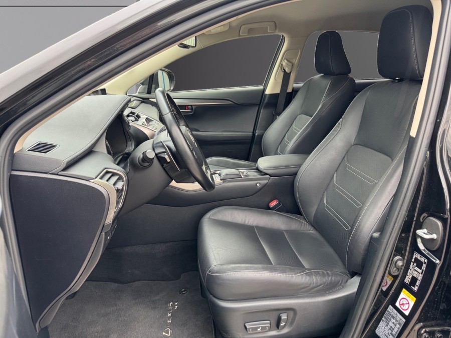 LEXUS d'occasion NX 300H 4WD LUXE EDITION de 2018 Troyes (10)﻿
