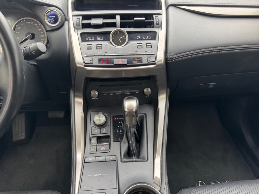 LEXUS d'occasion NX 300H 4WD LUXE EDITION de 2018 Troyes (10)﻿
