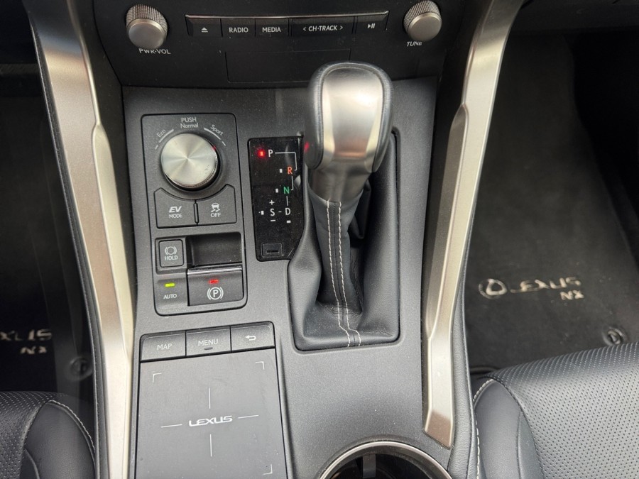 LEXUS d'occasion NX 300H 4WD LUXE EDITION de 2018 Troyes (10)﻿