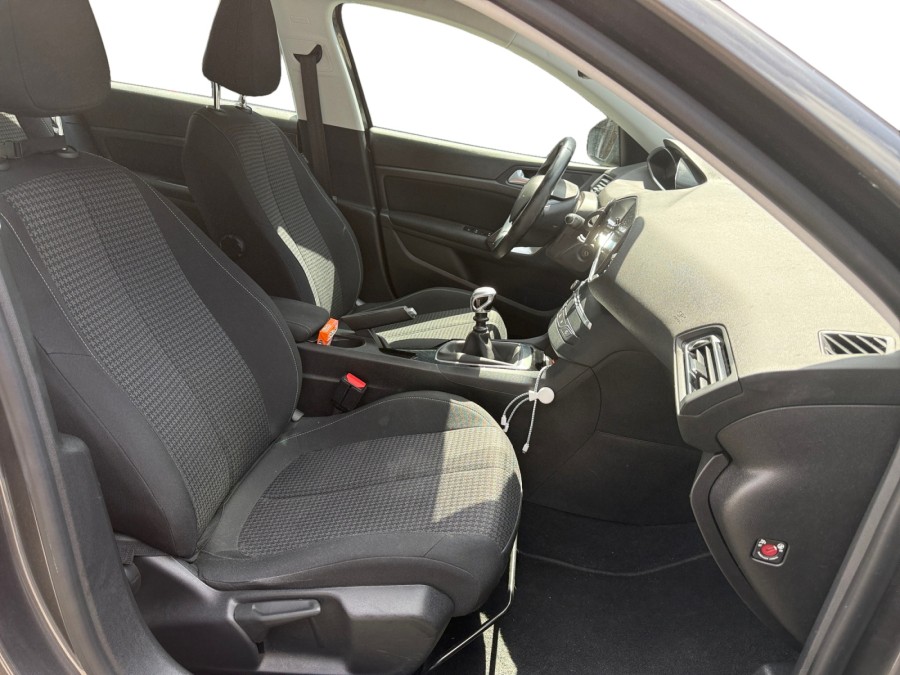 PEUGEOT d'occasion 308 II PEUGEOT 308 II 1.5 BLUE HDI 100 ACTIVE