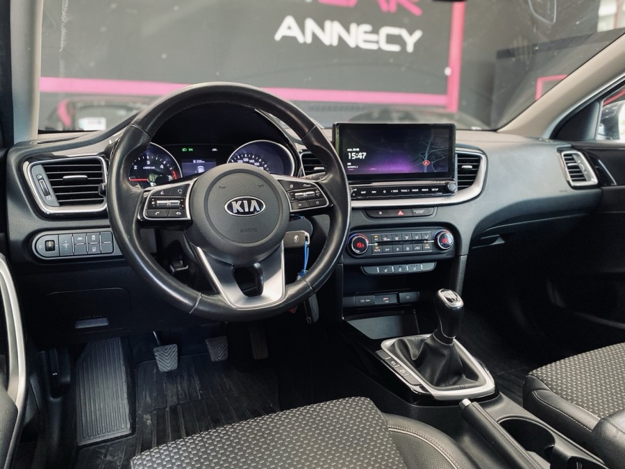 KIA d'occasion CEE-D KIA CEED SW 1.6 CRDI 136ch de 2020 Annecy (74)﻿