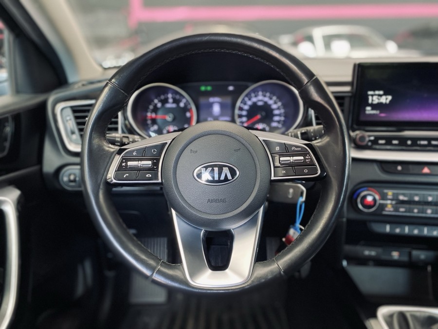 KIA d'occasion CEE-D KIA CEED SW 1.6 CRDI 136ch de 2020 Annecy (74)﻿