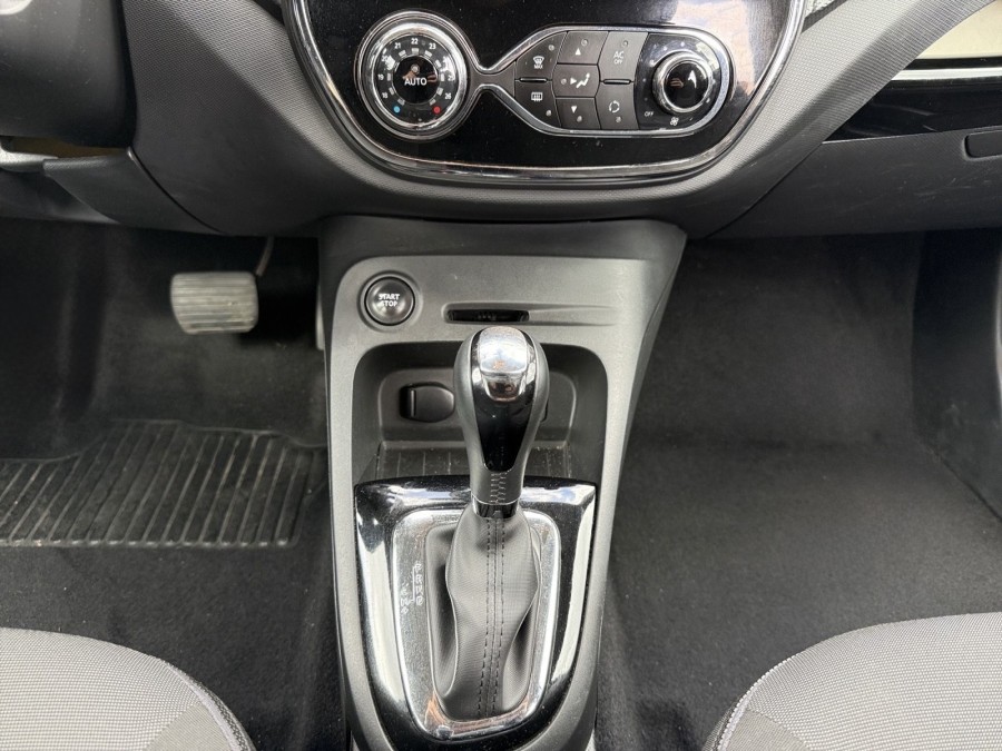 RENAULT d'occasion CAPTUR I 1.2 TCE 120 PURE EDC de 2015 Montreuil