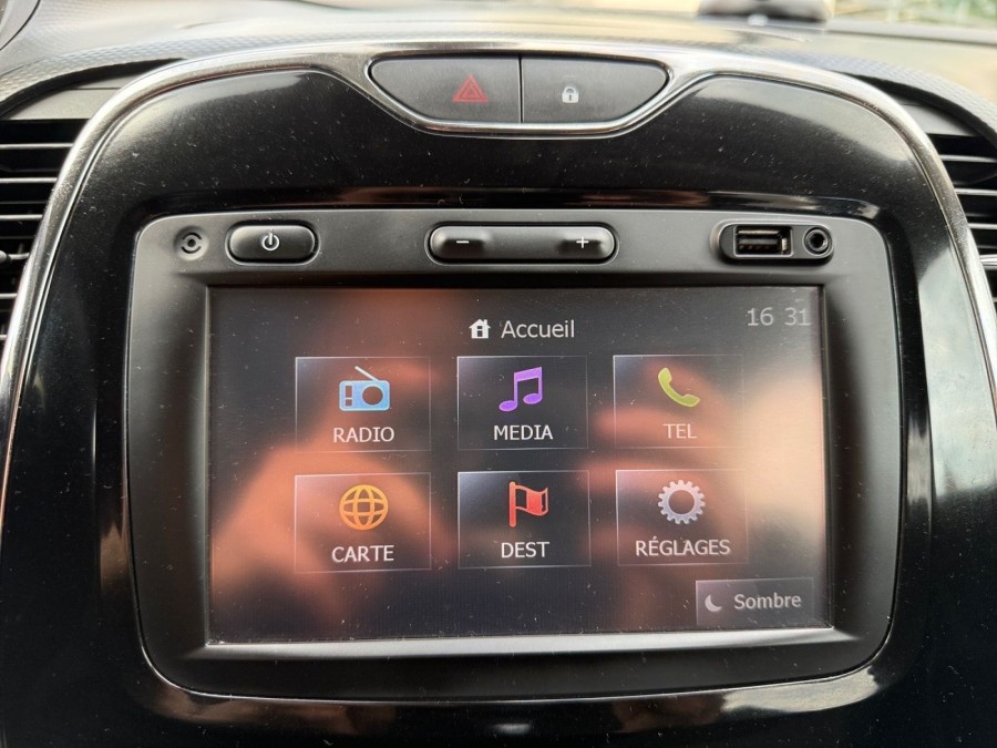 RENAULT d'occasion CAPTUR I 1.2 TCE 120 PURE EDC de 2015 Montreuil