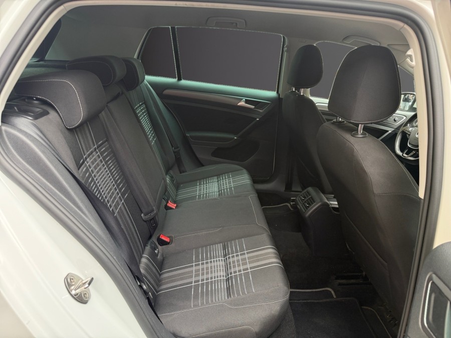 VOLKSWAGEN d'occasion GOLF VII 1.2 TSI 110 ALLSTAR de 2015 Le Raincy