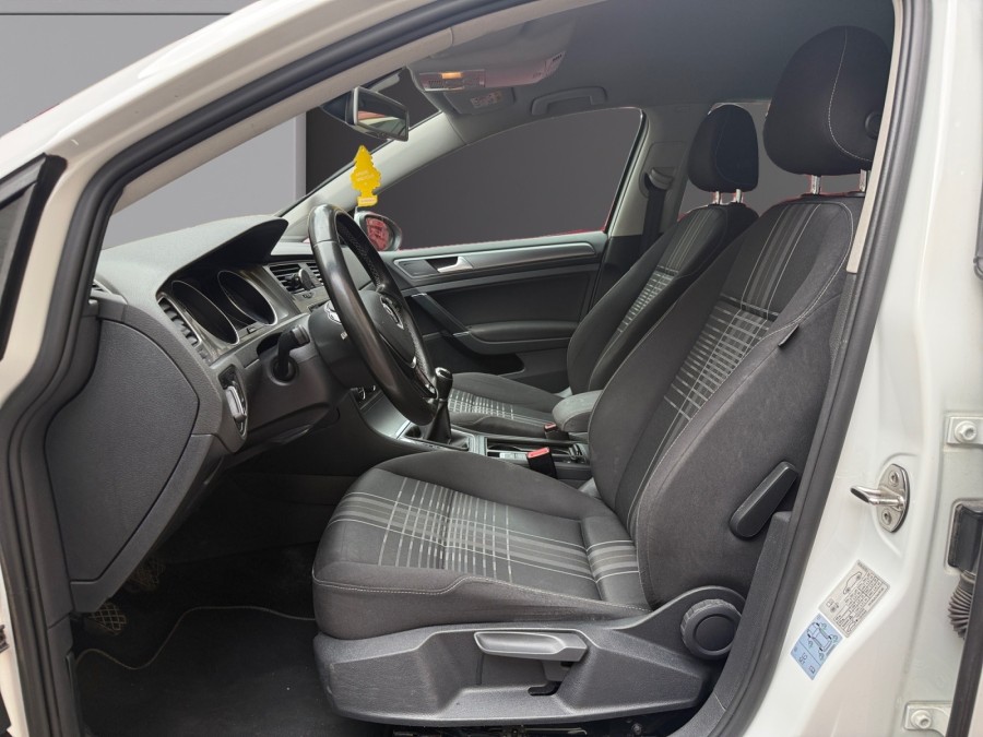 VOLKSWAGEN d'occasion GOLF VII 1.2 TSI 110 ALLSTAR de 2015 Le Raincy