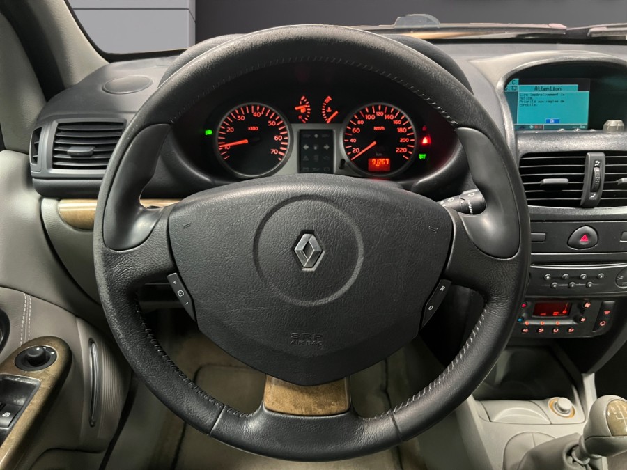 RENAULT d'occasion CLIO Initiale 1.6 16V de 2003 Lyon Ouest (69)﻿