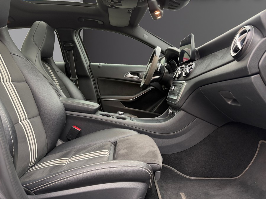 MERCEDES d'occasion CLASSE GLA GLA 220 D 177 ch WhiteArt Edition 7-G