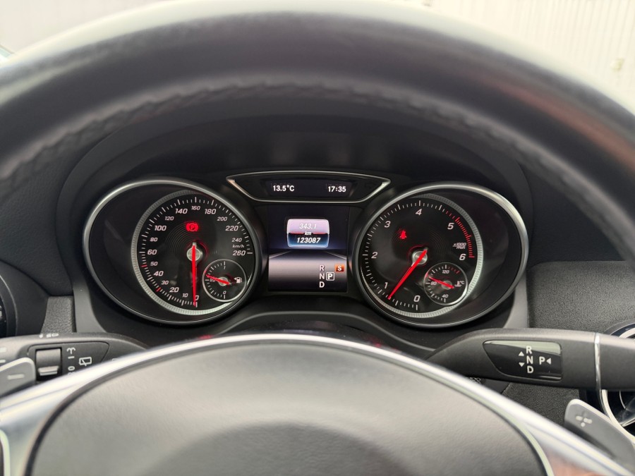 MERCEDES d'occasion CLASSE GLA GLA 220 D 177 ch WhiteArt Edition 7-G