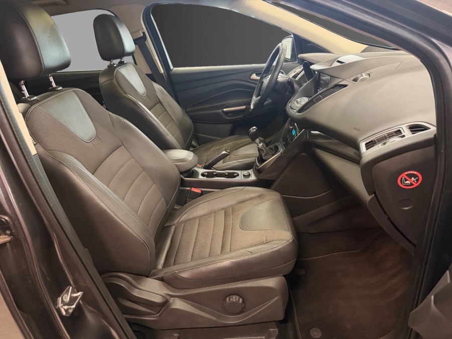FORD d'occasion KUGA 2.0 TDCI 150 Titanium de 2016 Andrezieux (42)﻿