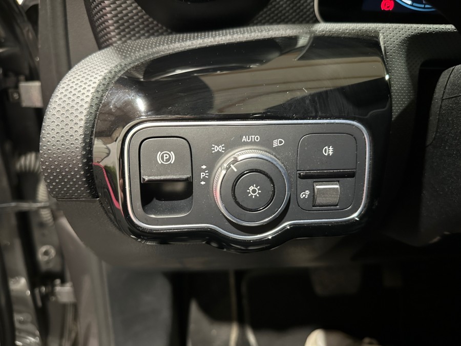 MERCEDES d'occasion CLASSE A A180 D PROGRESSIVE LINE 7G-DCT de 2020