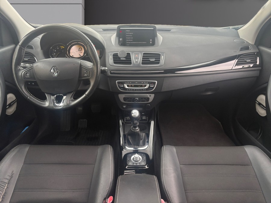 RENAULT d'occasion MEGANE III BERLINE BICORPS TROIS OU CINQ PORTES
