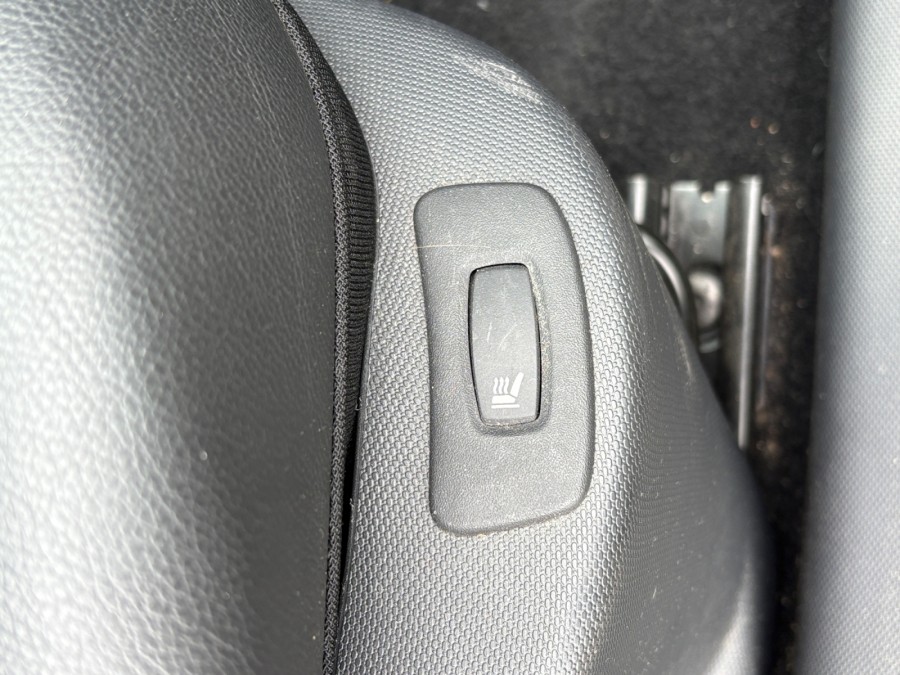 RENAULT d'occasion CLIO IV TCE 120 INITIALE PARIS EDC de 2013 Orgeval