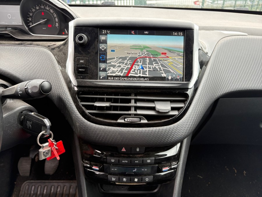 PEUGEOT d'occasion 208 I 1.2 PURE TECH 82 STYLE de 2015 Orgeval