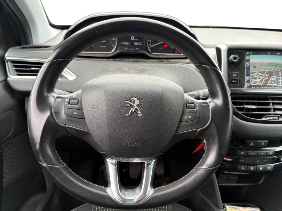 PEUGEOT d'occasion 208 I 1.2 PURE TECH 82 STYLE de 2015 Orgeval