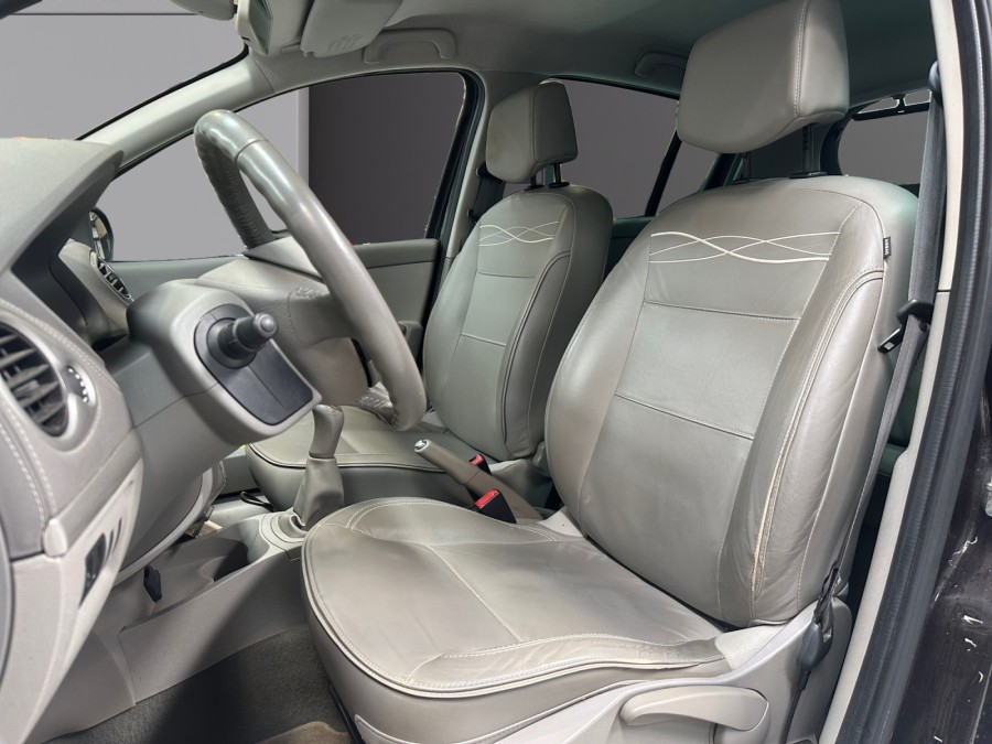 RENAULT d'occasion CLIO III INITIAL 1.5DCI 90 de 2011 Lorient (56)﻿