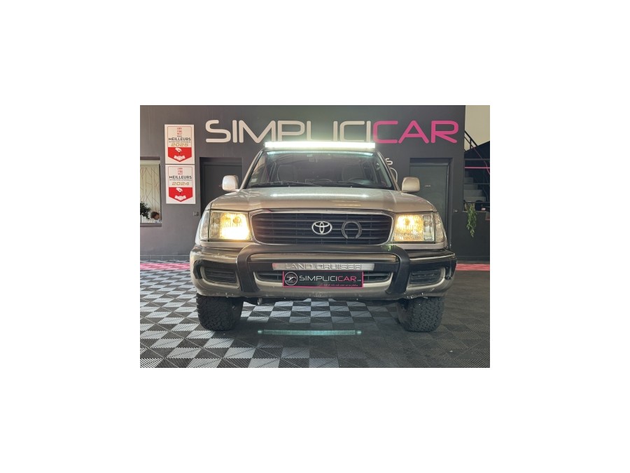 TOYOTA d'occasion LAND CRUISER 100 TD STATION WAGON VX BA de 2002 Aix