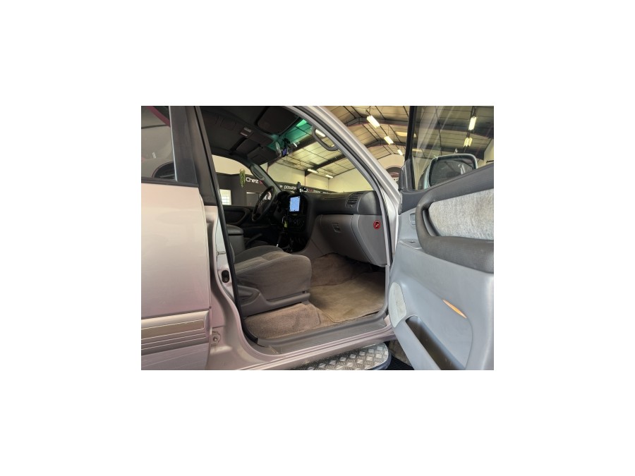 TOYOTA d'occasion LAND CRUISER 100 TD STATION WAGON VX BA de 2002 Aix