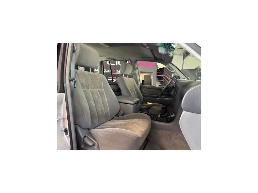 TOYOTA d'occasion LAND CRUISER 100 TD STATION WAGON VX BA de 2002 Aix