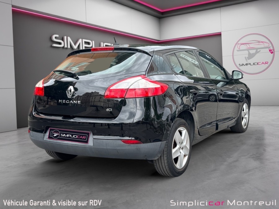 RENAULT d'occasion MEGANE III BERLINE BICORPS TROIS OU CINQ PORTES