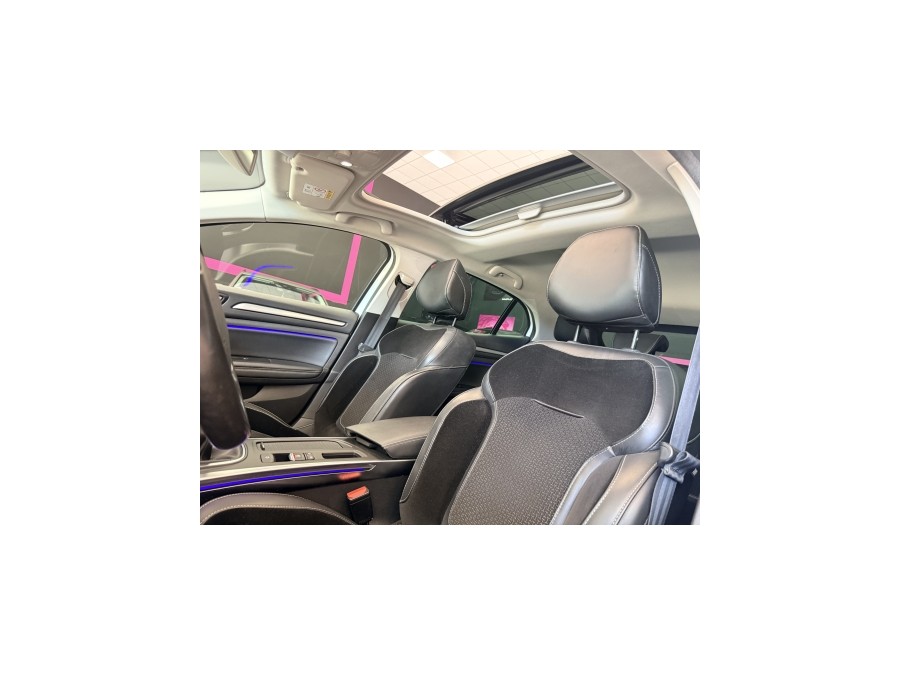 RENAULT d'occasion MEGANE IV BERLINE BICORPS TROIS OU CINQ PORTES 1.3