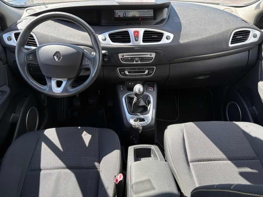 RENAULT d'occasion SCENIC GRAND 1.9 DCI 130 ALYUM 7P de 2010 Orgeval