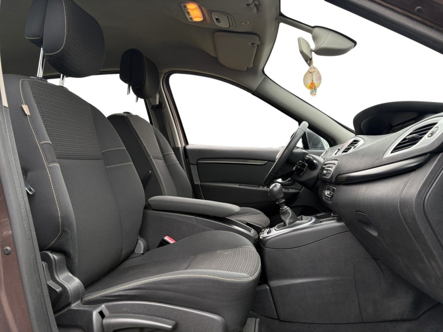 RENAULT d'occasion SCENIC GRAND 1.9 DCI 130 ALYUM 7P de 2010 Orgeval