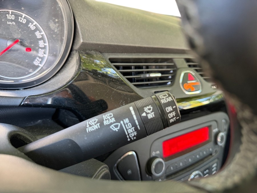 OPEL d'occasion CORSA 1.4 90 EXCITE de 2018 Salon de Provence (13)﻿