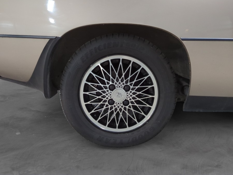 PORSCHE d'occasion 924 2.0 125 de 1981 Meximeux (01)﻿