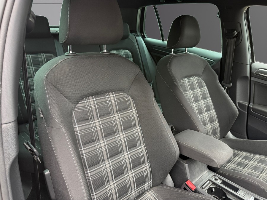 VOLKSWAGEN d'occasion GOLF VII 2.0 TDI 184 GTD DSG de 2018 Orleans