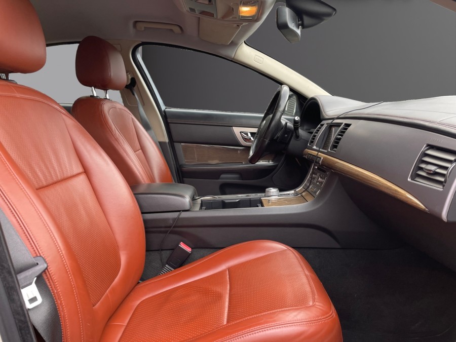 JAGUAR d'occasion XF 4.2L SV8 de 2008 Genevois (74)﻿