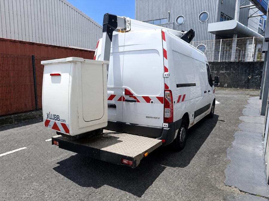 RENAULT d'occasion MASTER F3500 L2H2 DCI 145 NACELLE de 2022