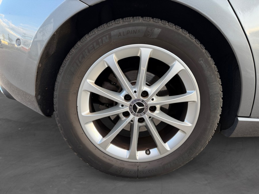 MERCEDES d'occasion CLASSE A IV A180 D STYLE LINE 7G-DCT de 2018 Lyon