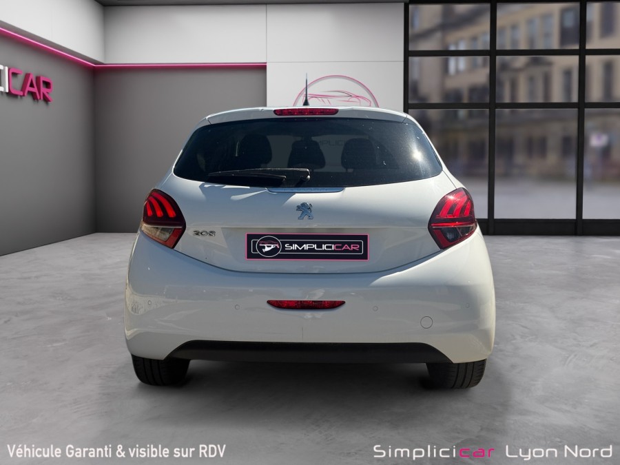 PEUGEOT d'occasion 208 I 1.2 PURE TECH 82 SIGNATURE de 2019 Lyon Nord