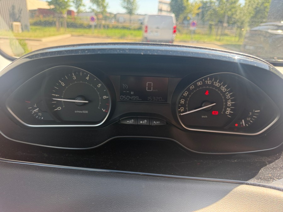 PEUGEOT d'occasion 208 I 1.2 PURE TECH 82 SIGNATURE de 2019 Lyon Nord
