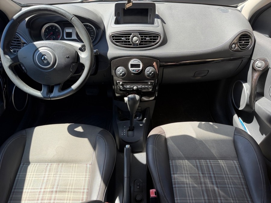 RENAULT d'occasion CLIO III XV DE FRANCE 1.6 16V BA de 2011 Cannes