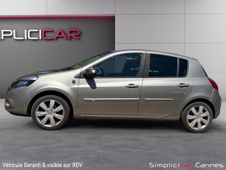 RENAULT d'occasion CLIO III XV DE FRANCE 1.6 16V BA de 2011 Cannes