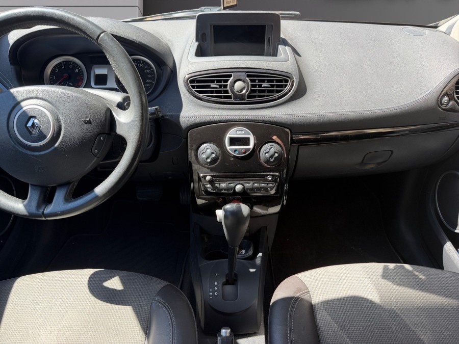 RENAULT d'occasion CLIO III XV DE FRANCE 1.6 16V BA de 2011 Cannes