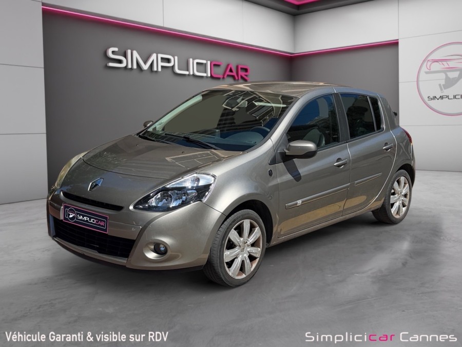 RENAULT d'occasion CLIO III XV DE FRANCE 1.6 16V BA de 2011 Cannes