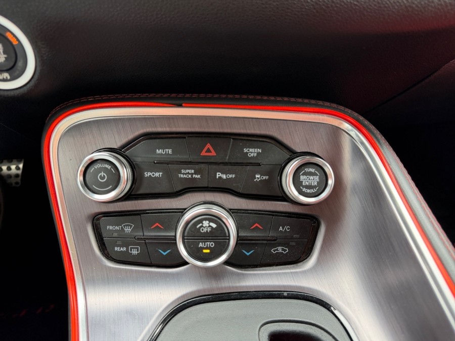 DODGE d'occasion CHALLENGER SCAT PACK SHAKER de 2017 Troyes (10)﻿